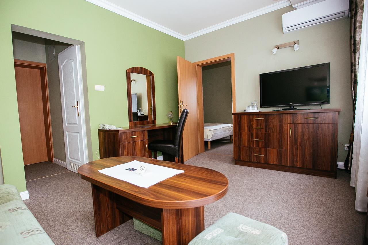 Dom Nad Rzeka Hotel Skwierzyna Luaran gambar