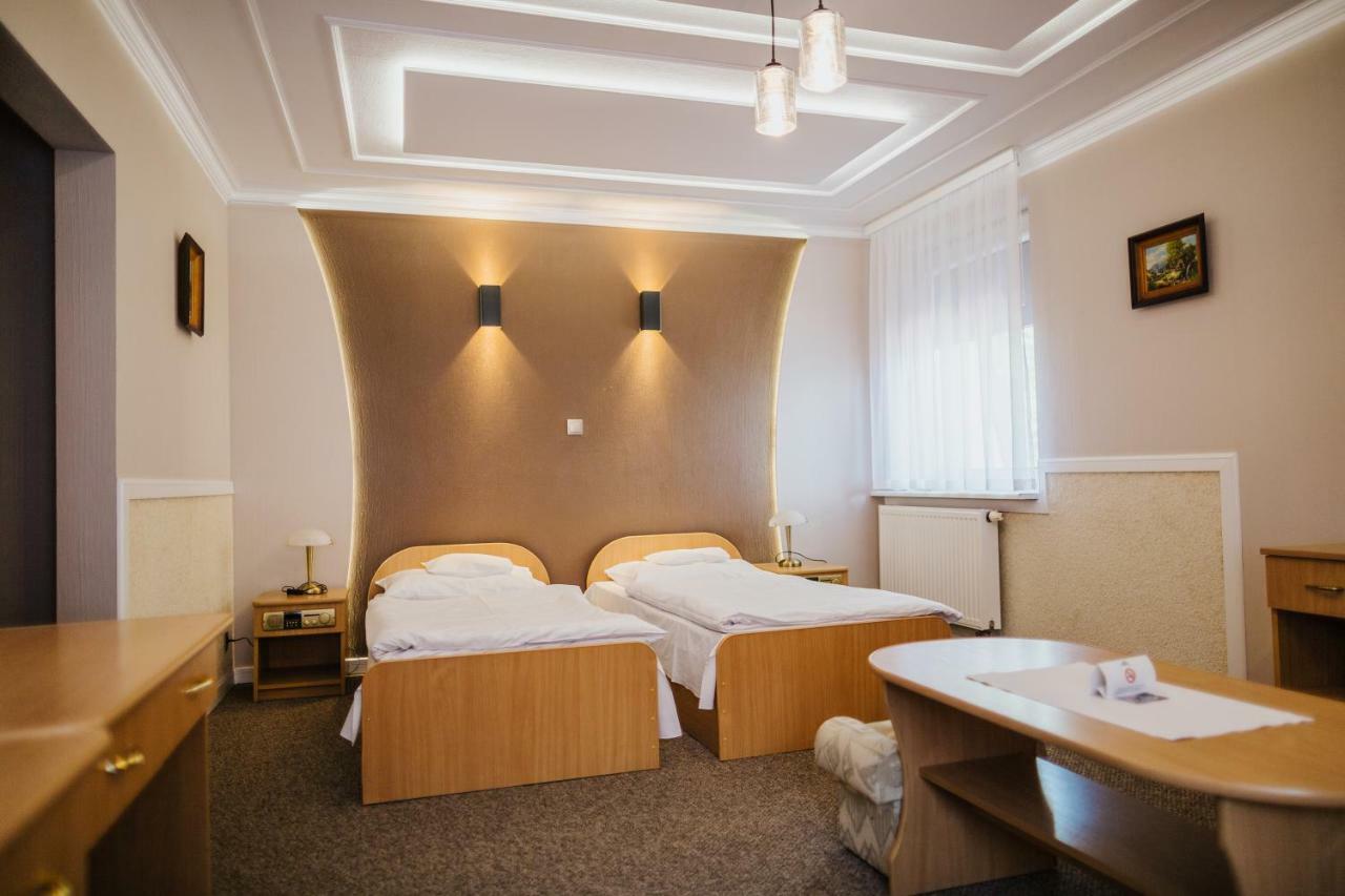 Dom Nad Rzeka Hotel Skwierzyna Luaran gambar